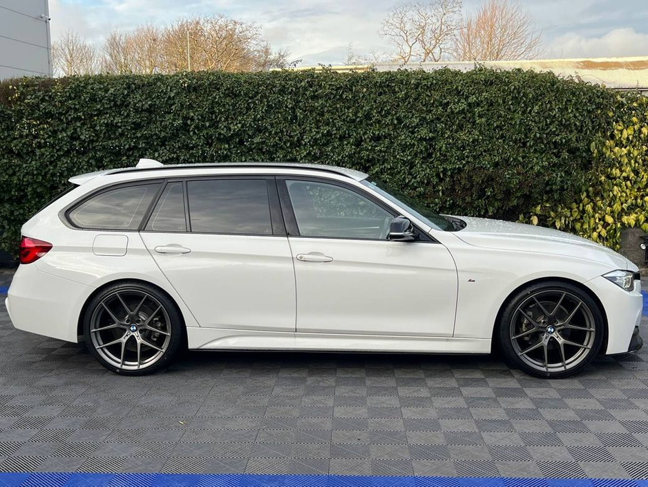 2017 BMW 3 Series 320d M-SPORT COMPETITION PACKAGE TOURING // 20" COMPETITION ALLOYS // LEATHER HEATED SEATS // BLUETOOTH MUSIC €23,900