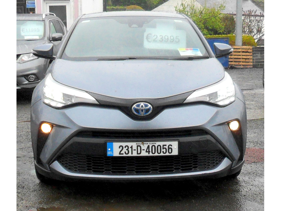 2023 Toyota C-HR - image 2