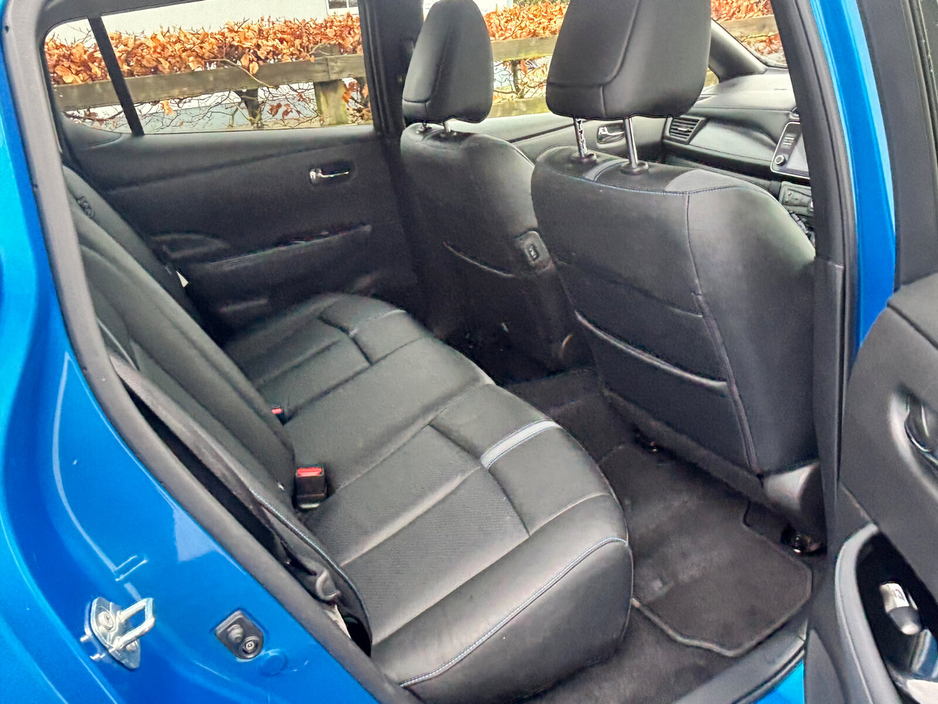 2021 Nissan Leaf - image 12