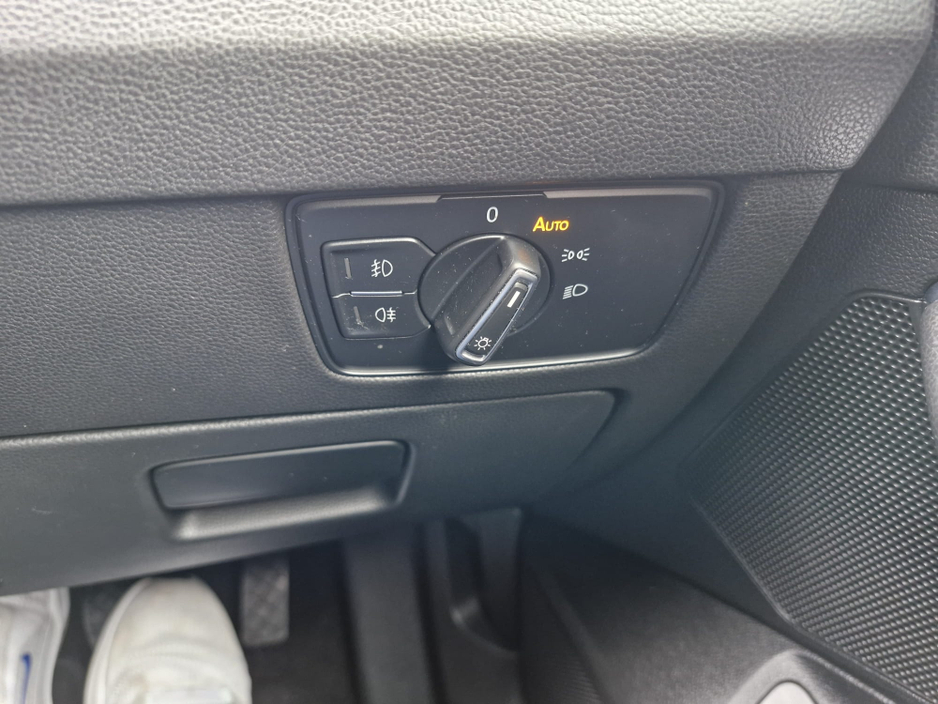 2022 Volkswagen Passat - image 12