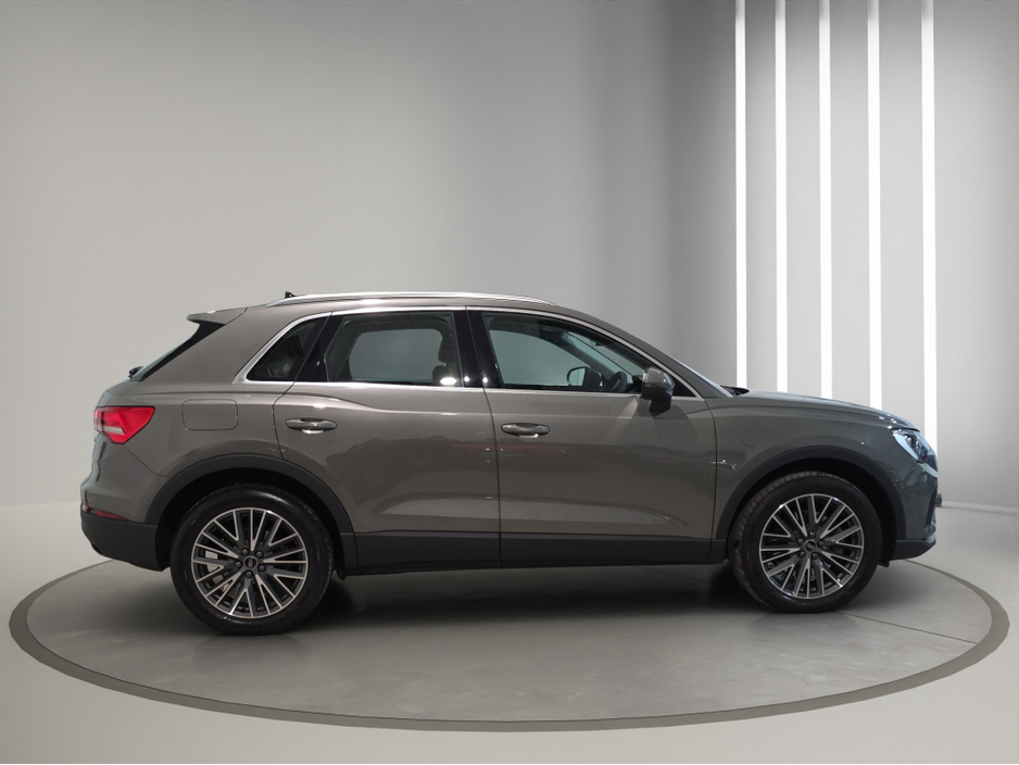 2023 Audi Q3 - image 12