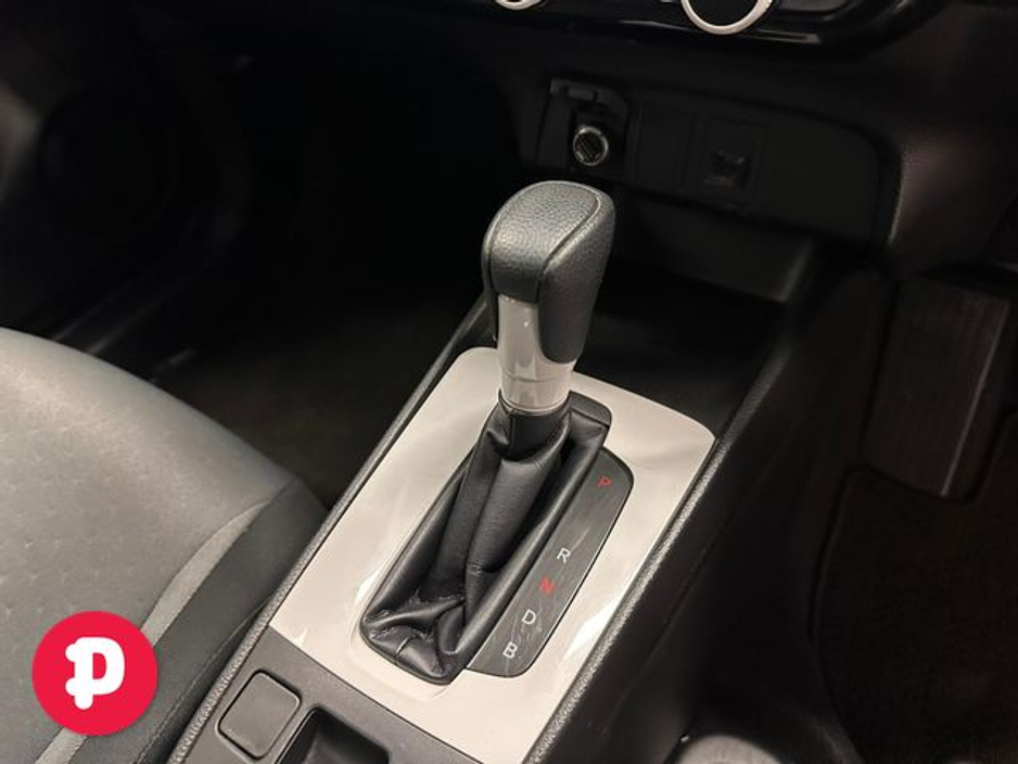 2020 Honda Fit - image 5