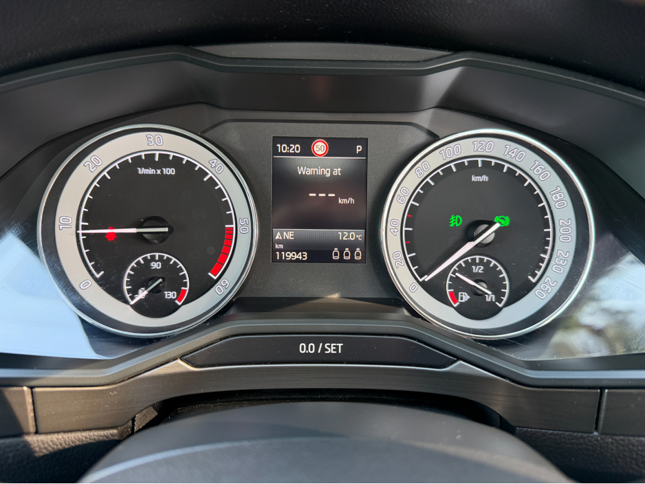 2021 Skoda Superb - image 16