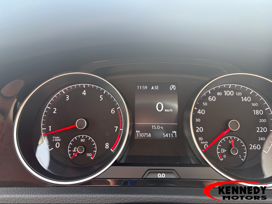 2017 Volkswagen Golf - image 9