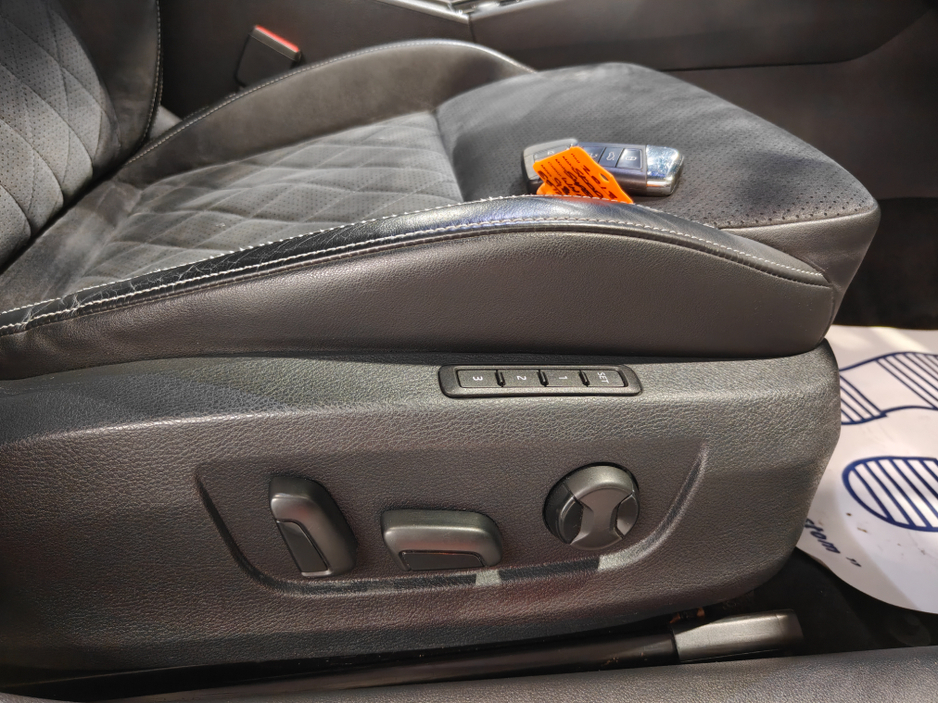 2018 Skoda Superb - image 17