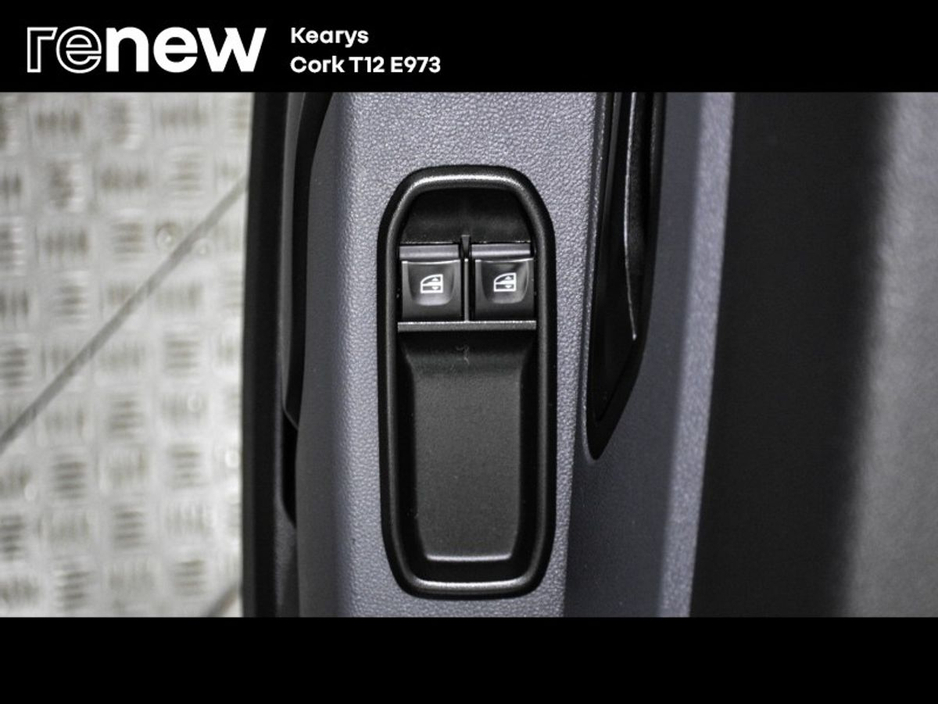 2021 Dacia Duster - image 17