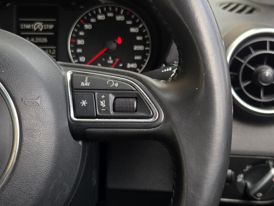 2013 Audi A1 - image 7