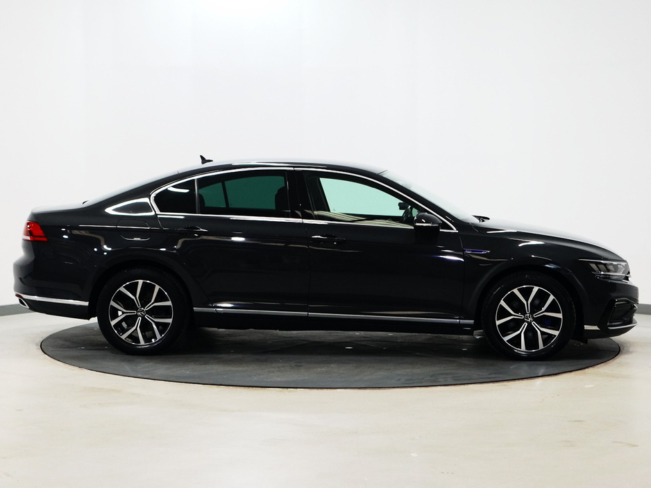 2021 Volkswagen Passat *123* GTE S-A DSG €23,995