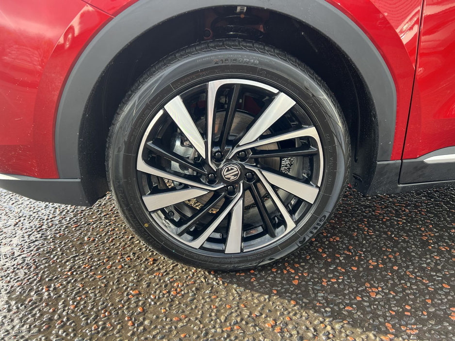 2026 MG ZS TROPHY HYBRID. €27,134