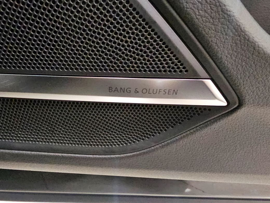 2024 Audi A8 - image 12