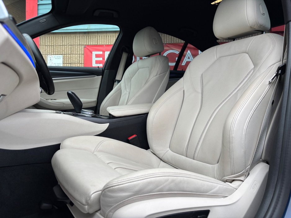 2022 BMW 5 Series - image 11