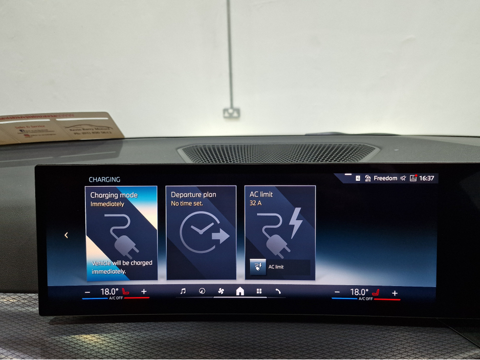 2025 BMW 3 Series 330E TOURING M SPORT (22.3KWH BATTERY) AUTOMATIC **ONE OWNER / APPLE CARPLAY / CRUISE CONTROL / ELECTRIC BOOTLID / FULL LEATHER / HEATED SEATS / REVERSE CAMERA / SAT NAV / BMW WARRANTY UNTIL 03/2028** €52,900