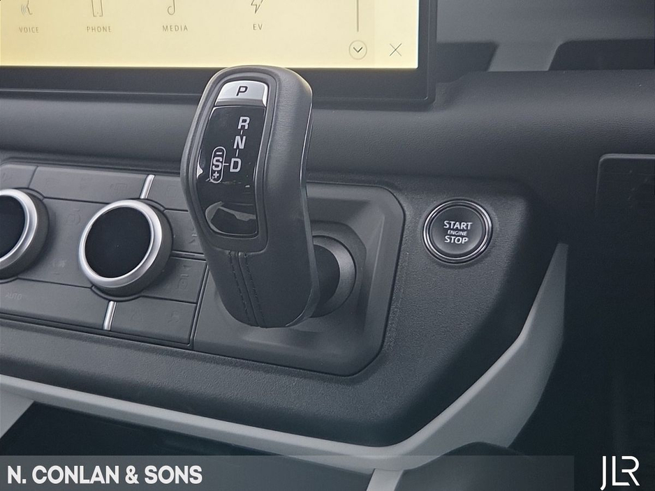 2025 Land Rover Defender 110 PHEV X-DYNAMIC HSE *MAIN LAND ROVER DEALER* €115,950