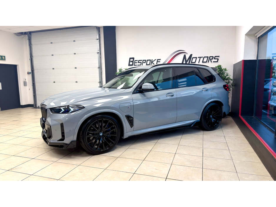 2023 BMW X5 50E MSPORT PRO €80,995
