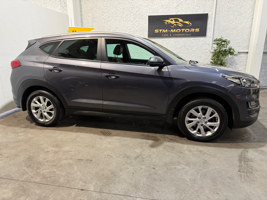 2019 Hyundai Tucson - image 2