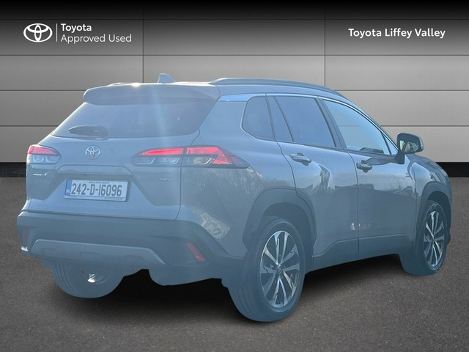 2024 Toyota Corolla Cross - image 2