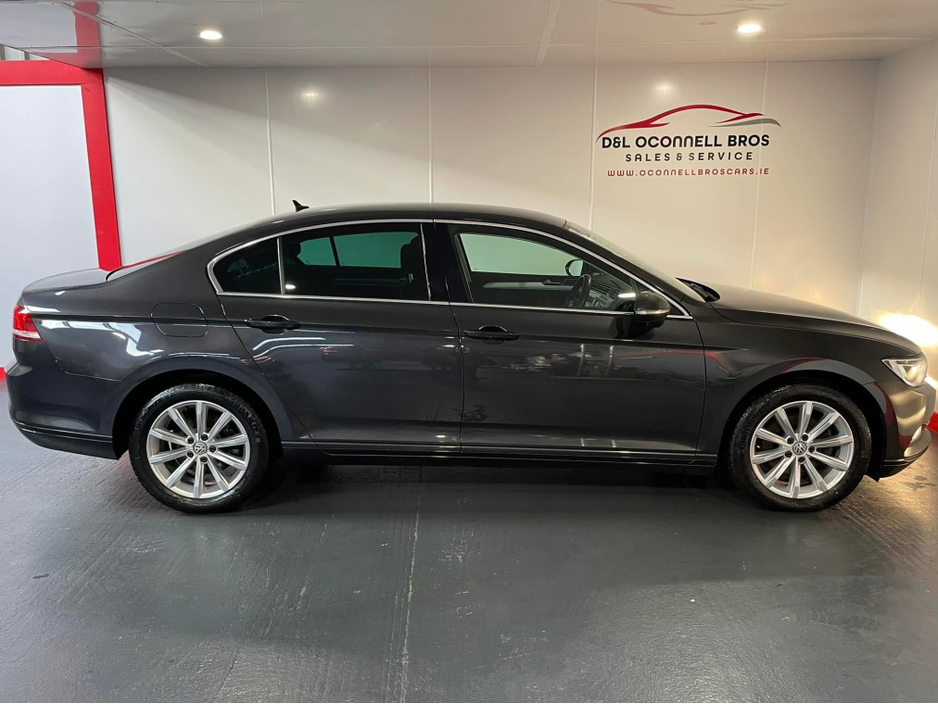 2019 Volkswagen Passat - image 7