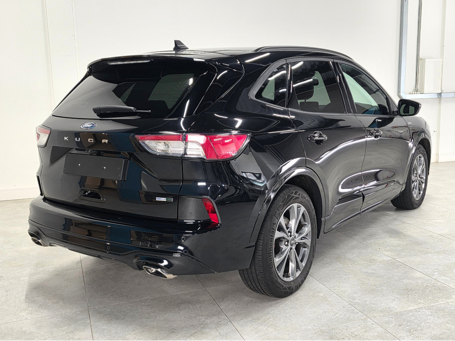 2022 Ford Kuga - image 7