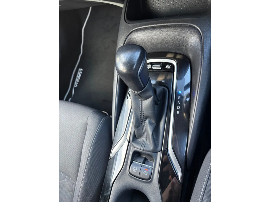 2022 Toyota Corolla 1.8 Hybrid Luna Saloon €20,500