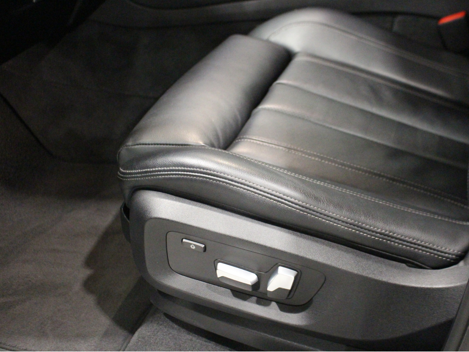 2021 BMW X5 - image 41