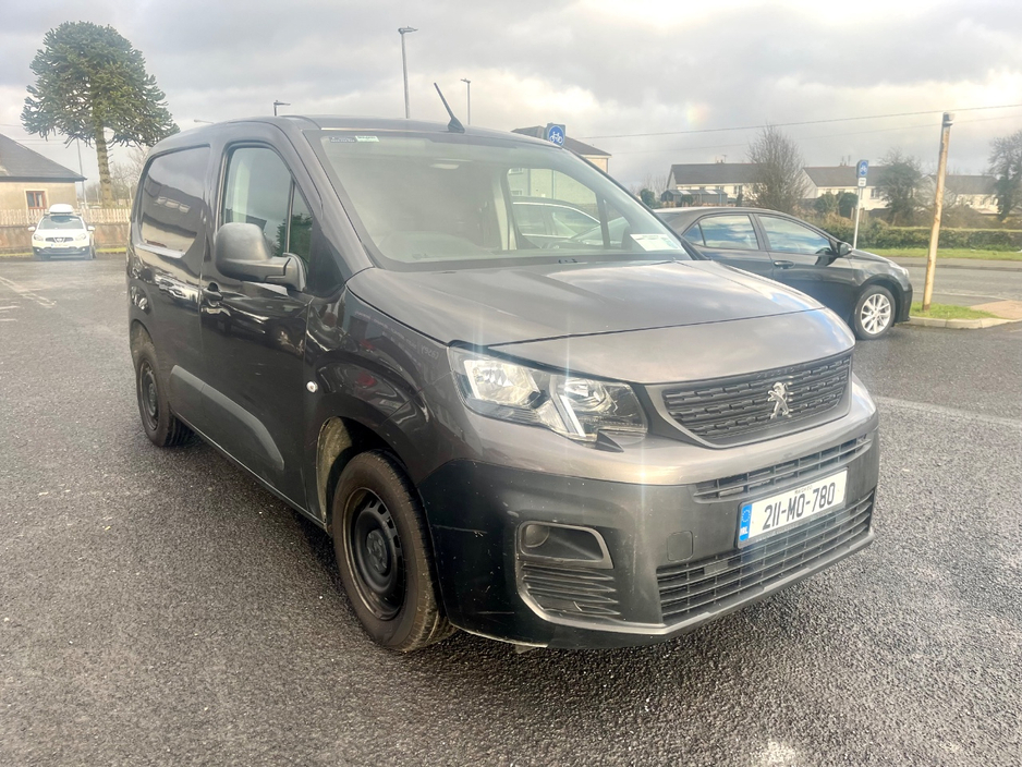 2021 Peugeot Partner - image 4