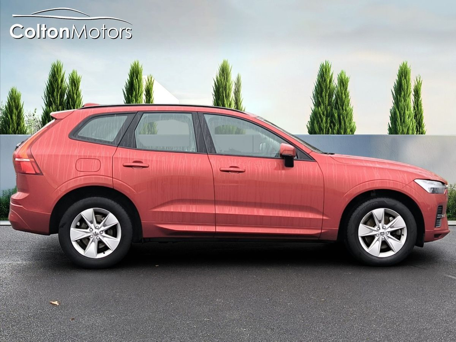 2022 Volvo XC60 - image 3