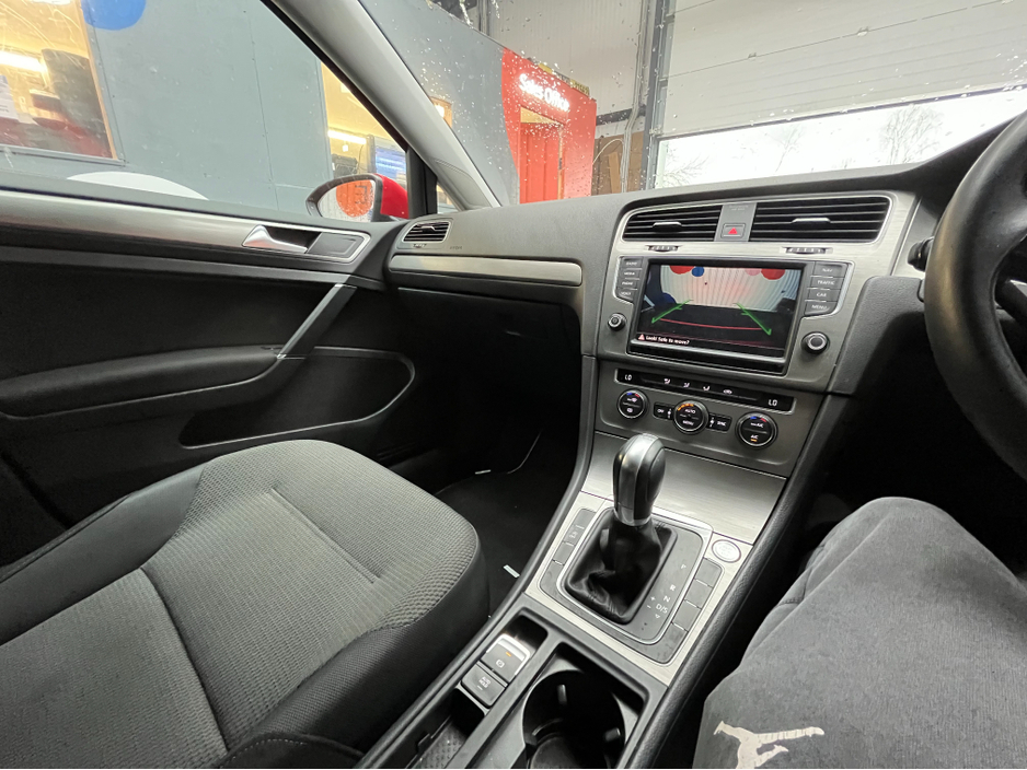 2017 Volkswagen Golf - image 15