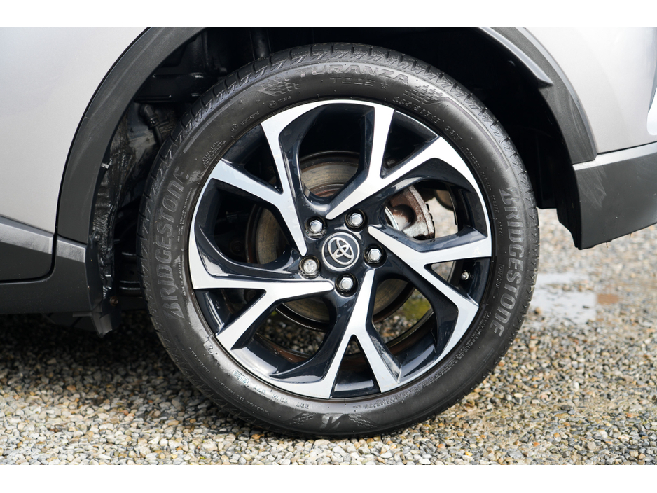 2017 Toyota C-HR - image 6