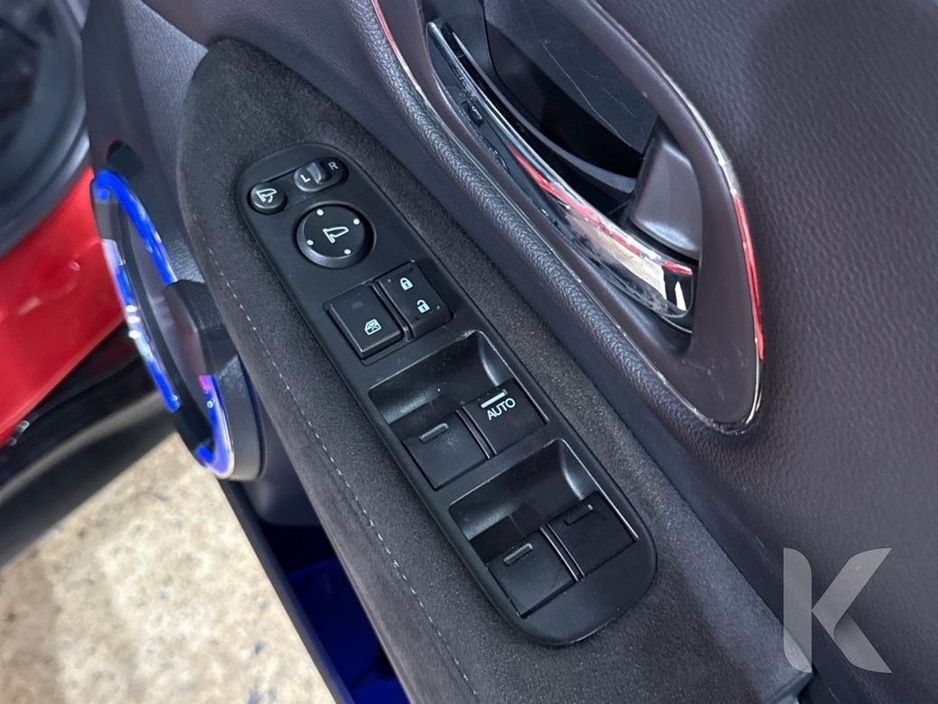 2017 Honda Vezel - image 17