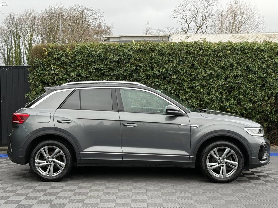 2023 Volkswagen T-Roc R-LINE 1.0 TSI // APPLE CARPLAY/ANDROID AUTO // DIGITAL CLUSTER // 17" R-LINE ALLOYS €27,900