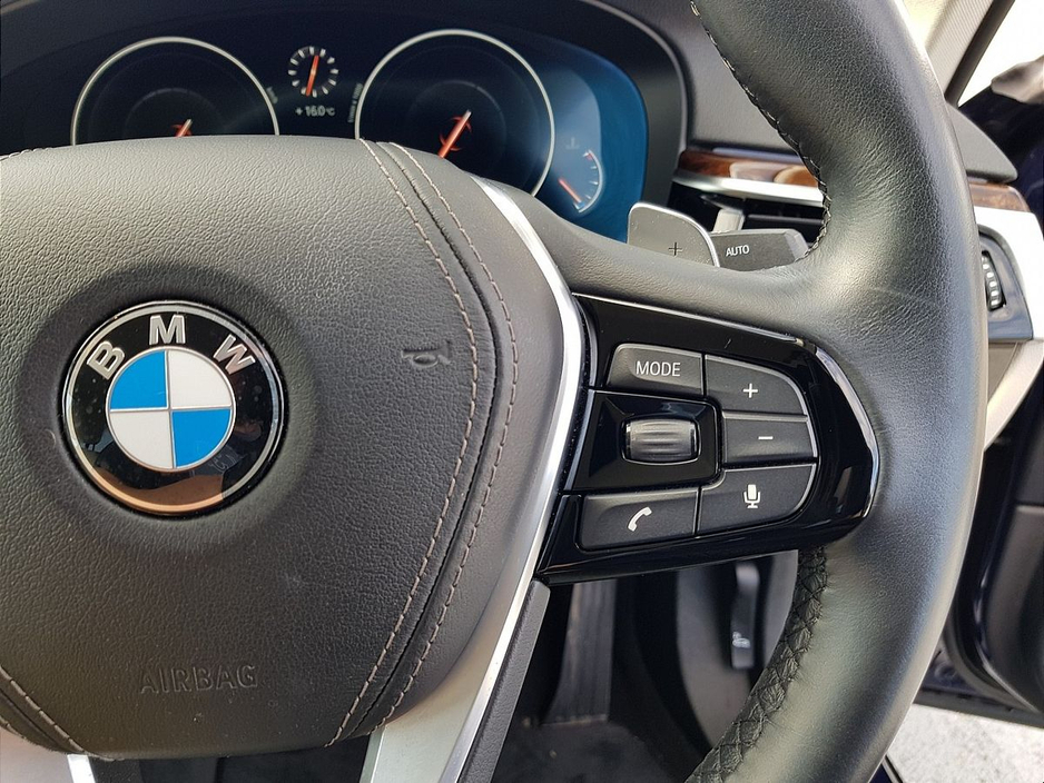 2019 BMW 5 Series - image 18