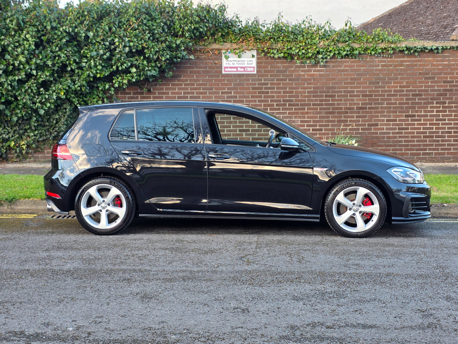 2017 Volkswagen Golf - image 6