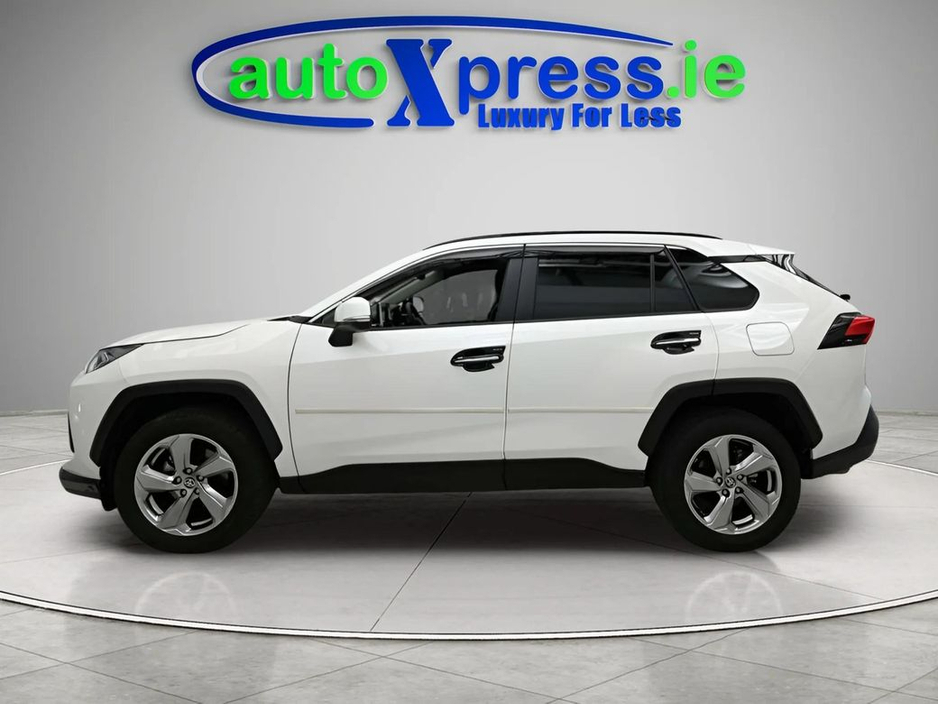 2021 Toyota Rav4 - image 10