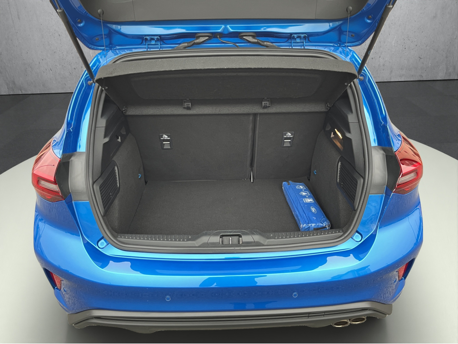2023 Ford Focus - image 10