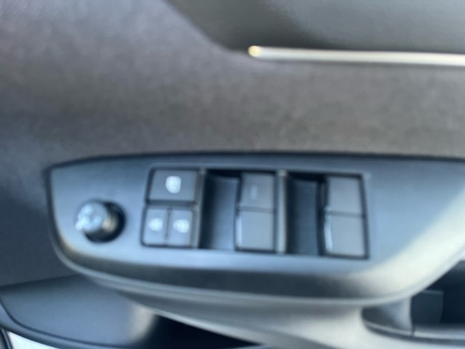 2025 Toyota Yaris - image 13