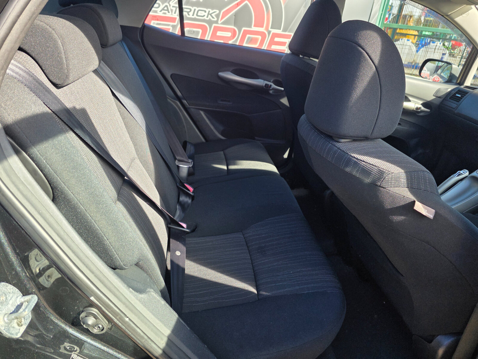 2007 Toyota Auris - image 7