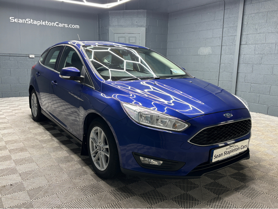 2018 Ford Focus - image 11