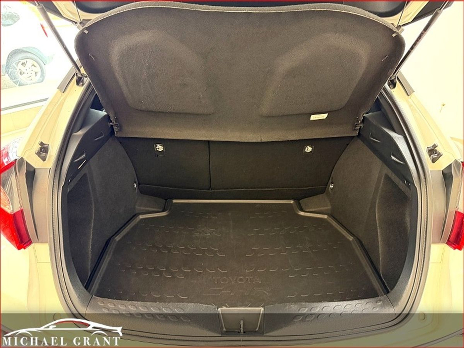 2019 Toyota C-HR - image 19