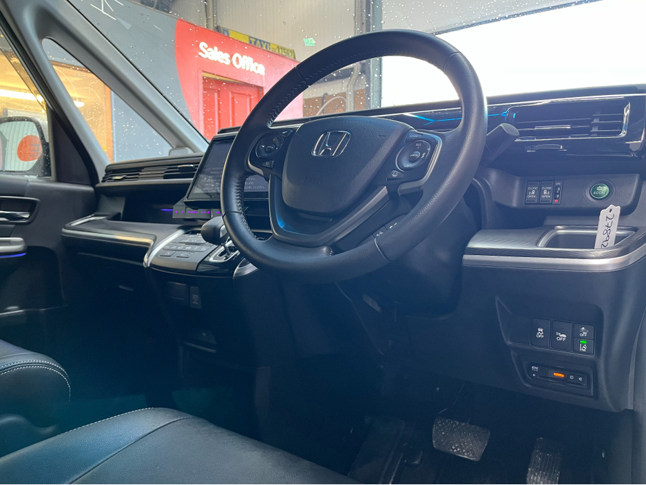 2017 Honda Stepwagon €21950 2017 HONDA STEPWAGON 7 SEATER AUTOMATIC  HYBRID G SENSING 2.0 AUTOMATIC / CRUISE CONTROL / REVERSE CAMERA / AUTOMATIC DOORS / 7 SEATS €21,950