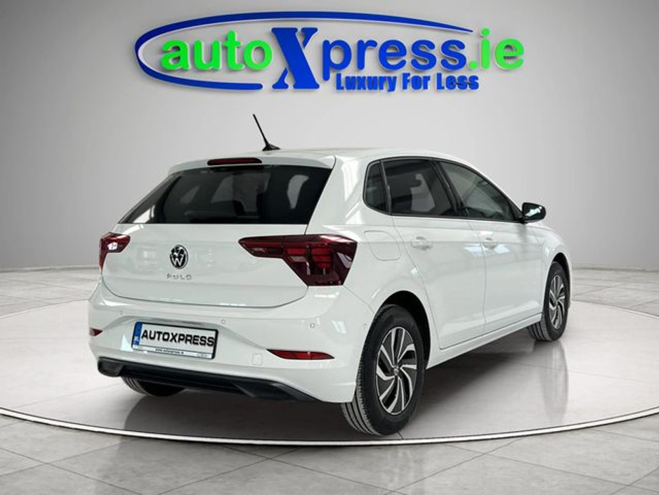2022 Volkswagen Polo - image 13