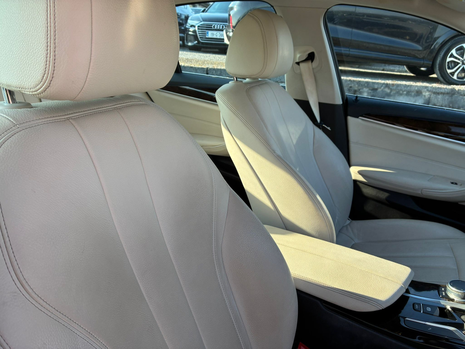 2017 BMW 5 Series - image 5