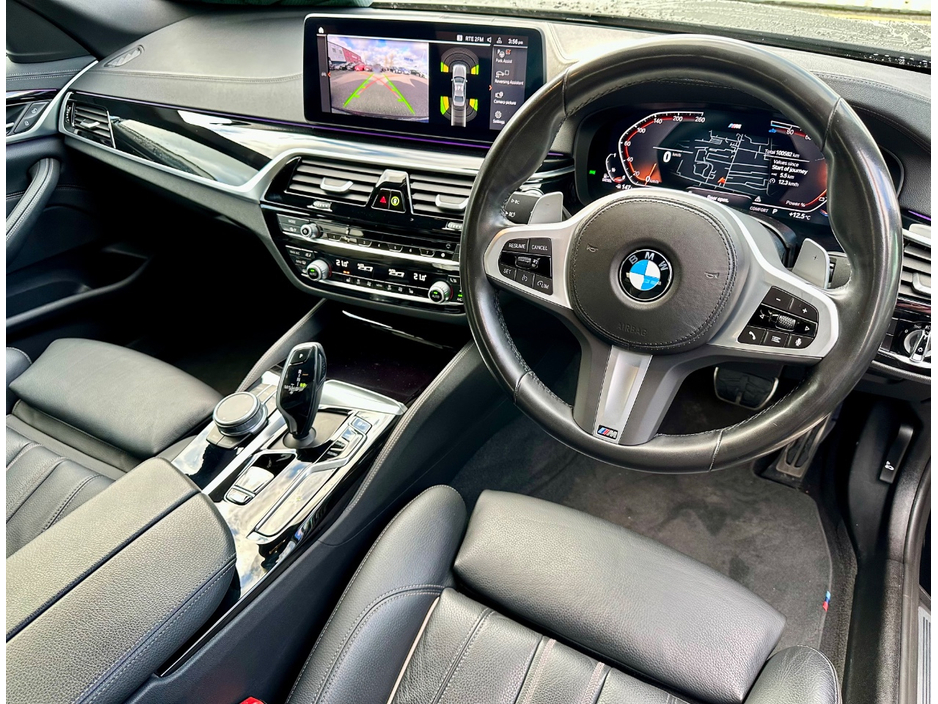 2022 BMW 5 Series - image 16