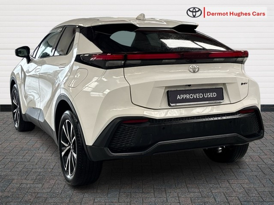 2024 Toyota C-HR - image 2