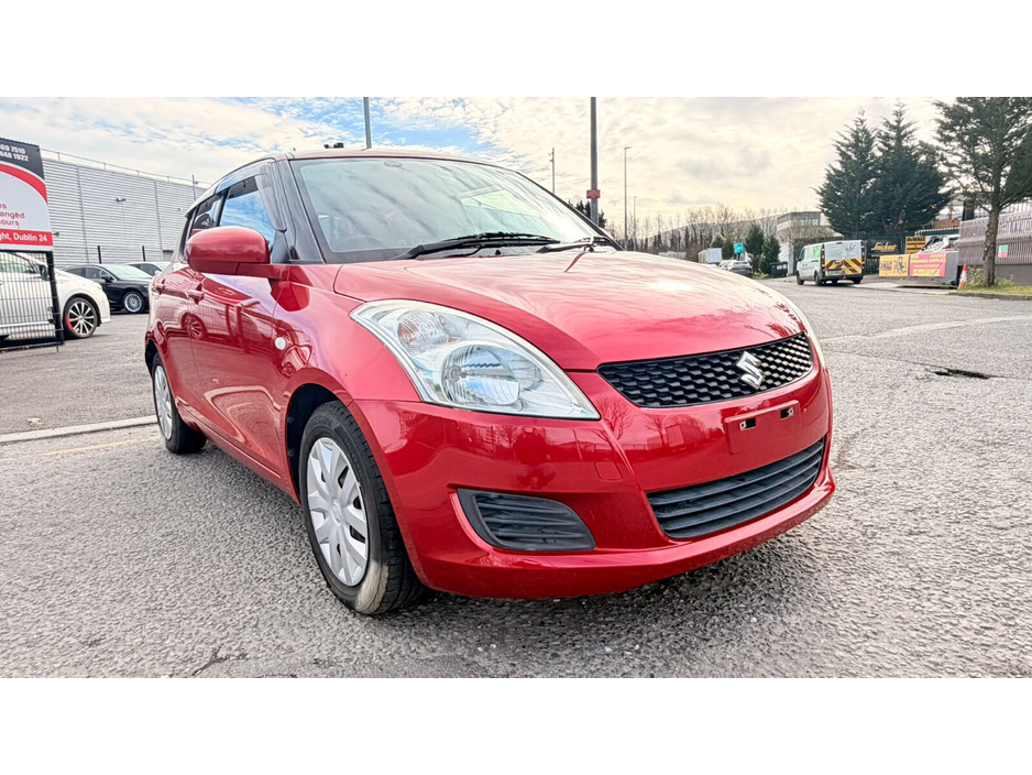 2012 Suzuki Swift - image 2