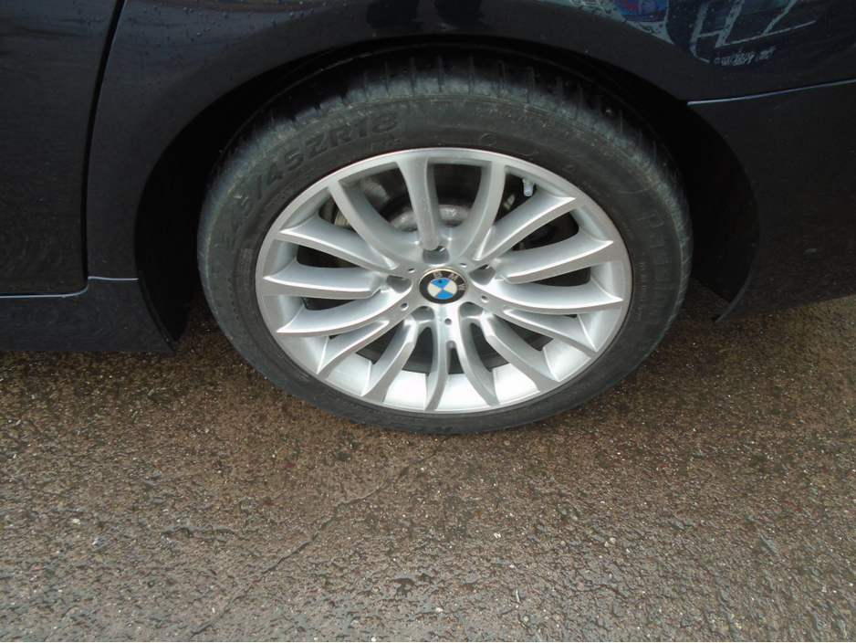 2015 BMW 5 Series - image 10