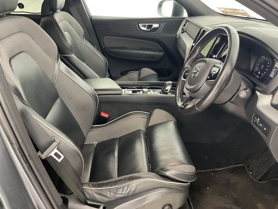 2021 Volvo XC60 2.0 T6 R-DESIGN RECRGE 34