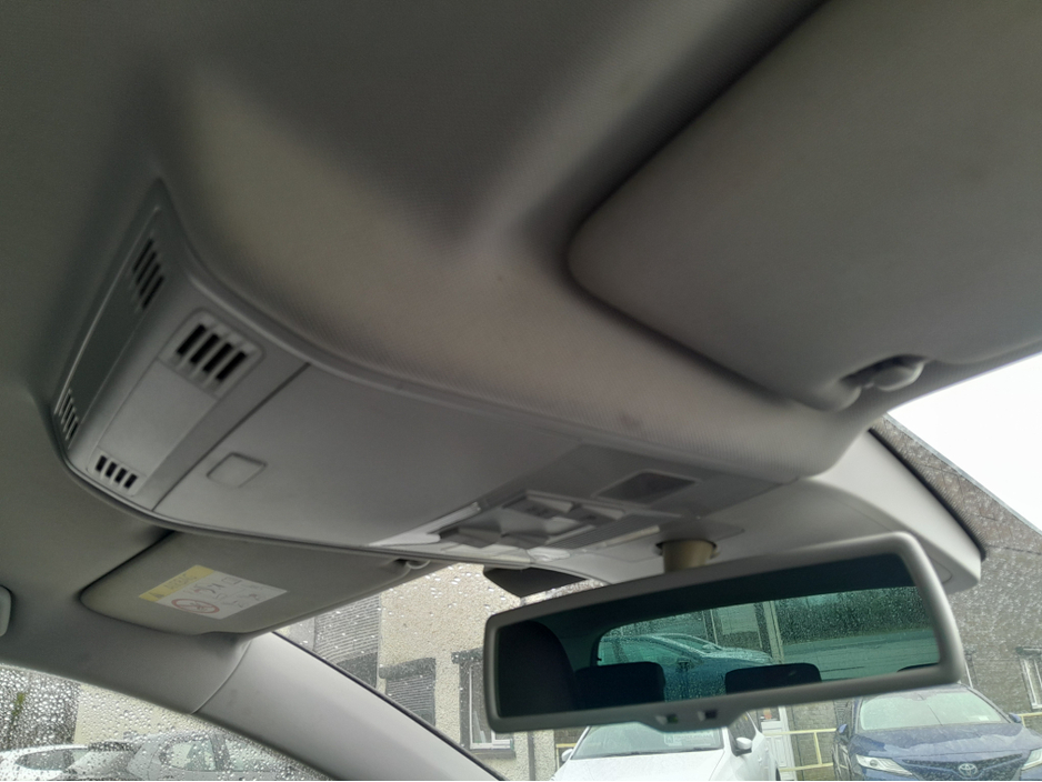 2016 Volkswagen Golf - image 29