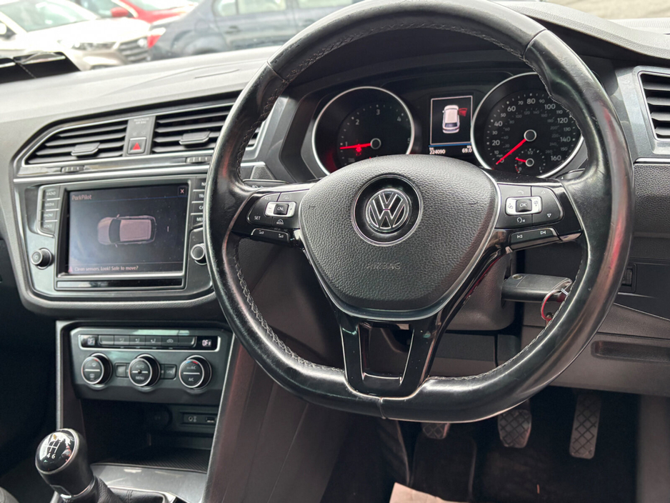 2017 Volkswagen Tiguan - image 7