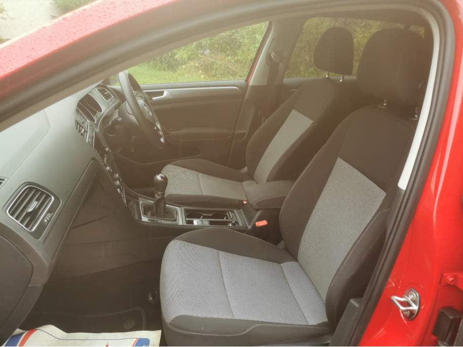 2015 Volkswagen Golf - image 15