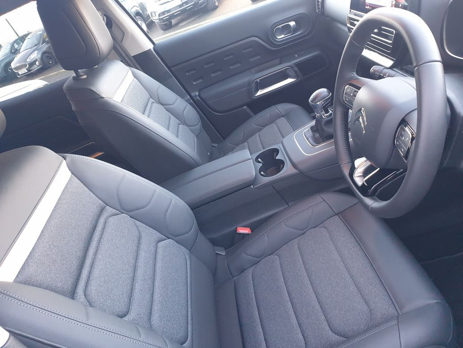 2025 Citroen C5 Aircross Plus Pack 1.2 Petrol Manual , 3192 Kilometres €29,995